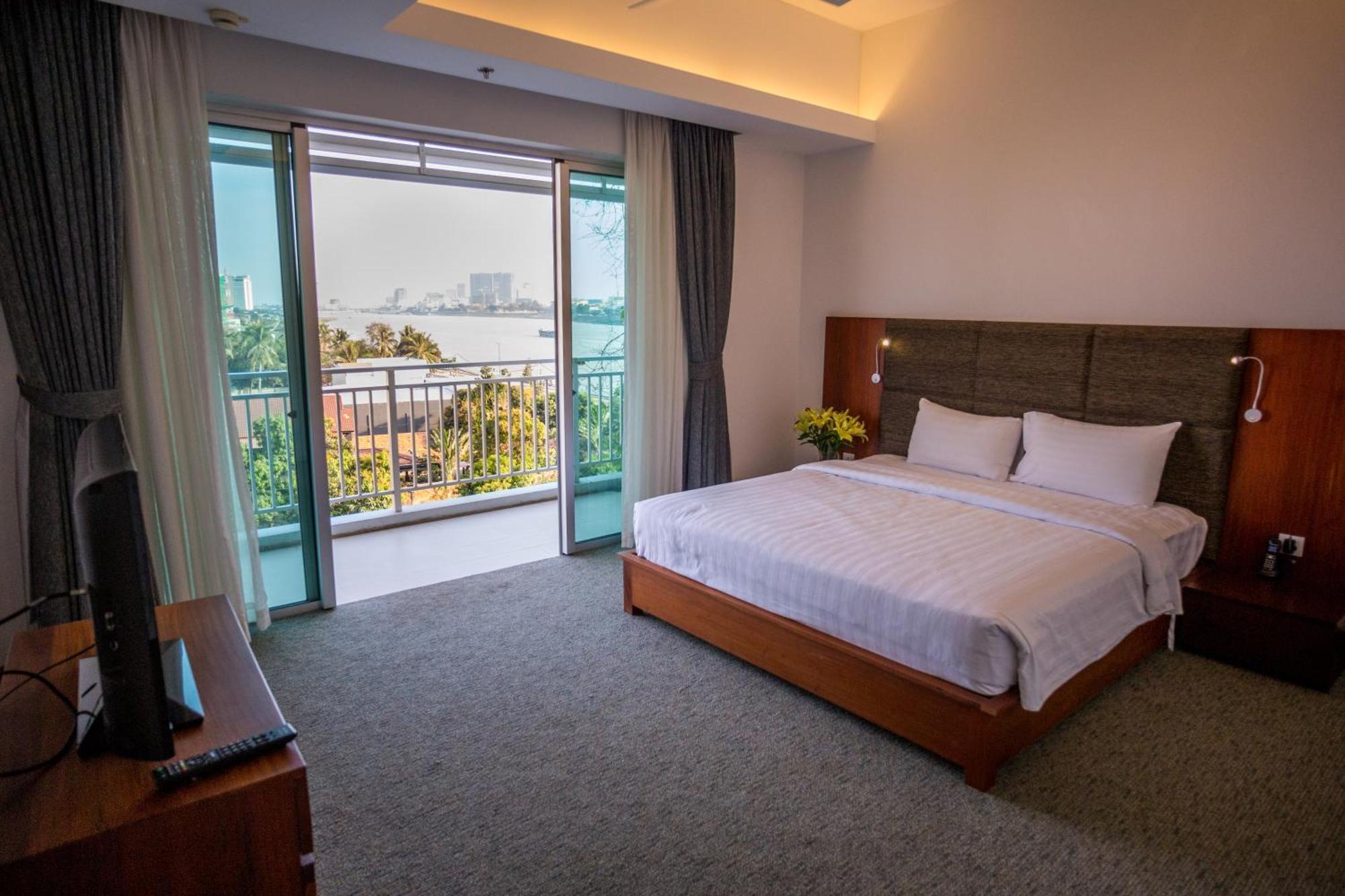 Bellevue Serviced Apartments Phnom-Penh Buitenkant foto