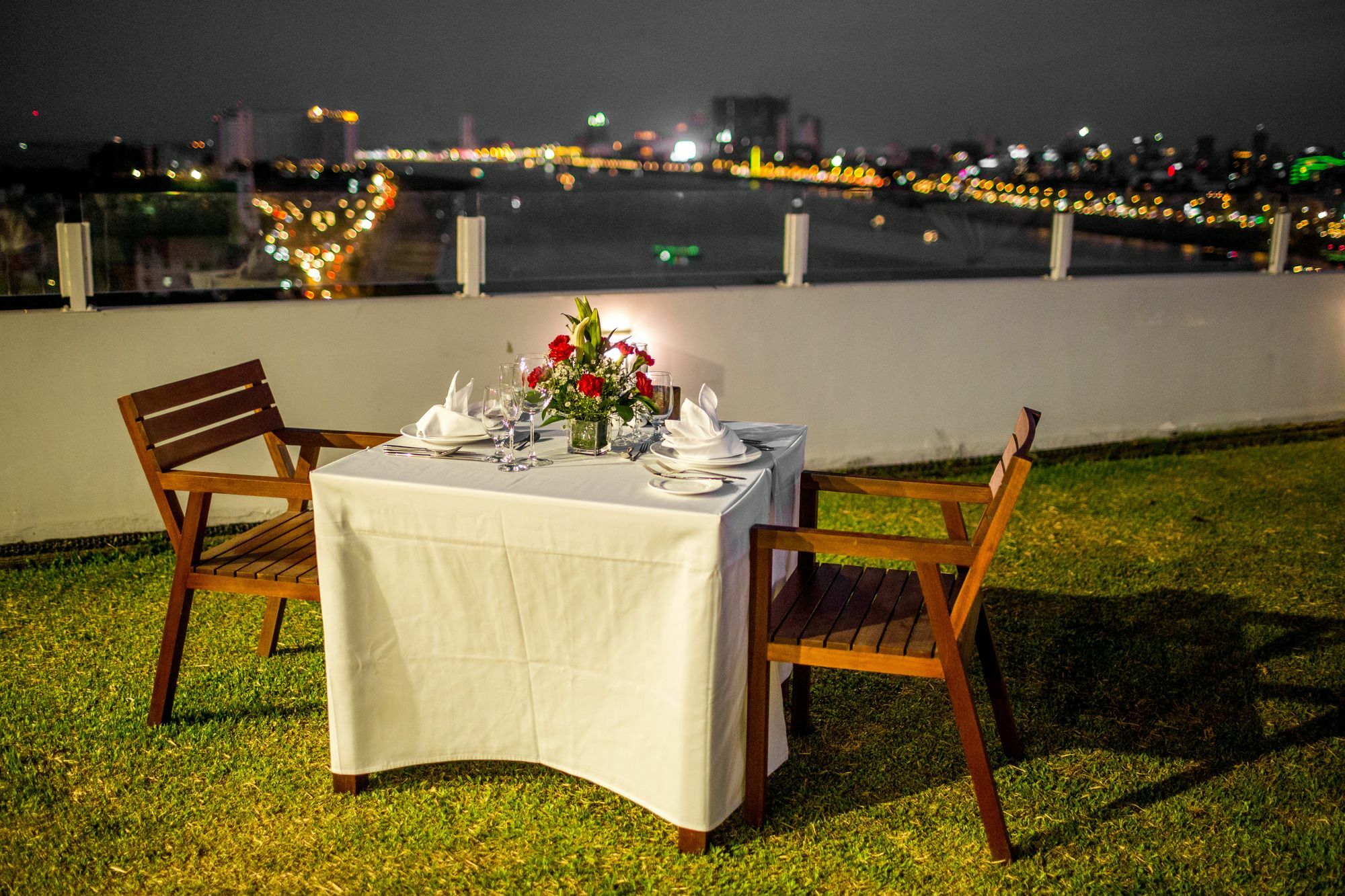 Bellevue Serviced Apartments Phnom-Penh Buitenkant foto